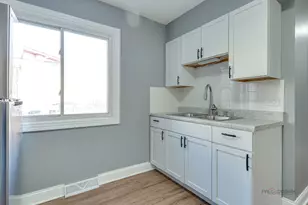 9463 Niles Center Rd, Skokie, IL 60076 - Photo 12