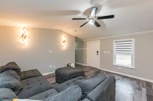 38569 N Sheridan Rd, Beach Park, IL 60087 - Photo 6