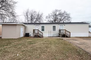 38569 N Sheridan Rd, Beach Park, IL 60087 - Photo 1