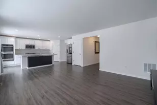 2026 Gleneagles Ln, Yorkville, IL 60560 - Photo 8