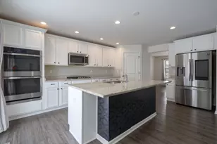 2026 Gleneagles Ln, Yorkville, IL 60560 - Photo 4