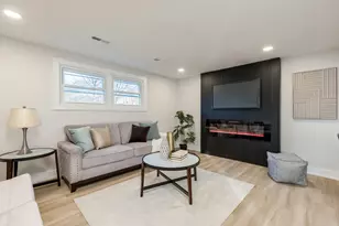 9132 Lincolnwood Dr, Evanston, IL 60203 - Photo 14