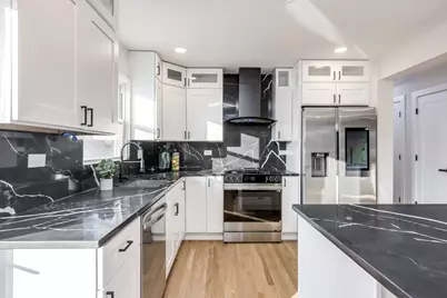 9132 Lincolnwood Drive, Evanston, IL 60203 - Photo 2