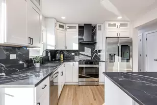 9132 Lincolnwood Dr, Evanston, IL 60203 - Photo 2