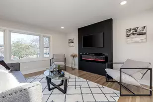 9132 Lincolnwood Dr, Evanston, IL 60203 - Photo 8