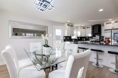 9132 Lincolnwood Drive, Evanston, IL 60203 - Photo 12