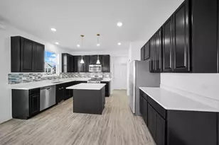 3108 Manchester Dr, Montgomery, IL 60538 - Photo 10