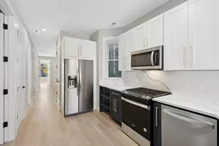 2818 W Fletcher St, Chicago, IL 60618 - Photo 2