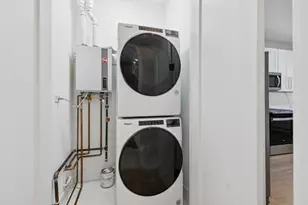 2818 W Fletcher St, Chicago, IL 60618 - Photo 6