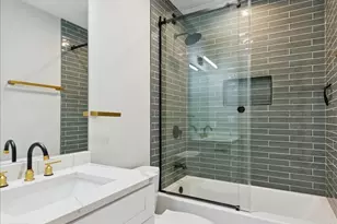 2818 W Fletcher St, Chicago, IL 60618 - Photo 14