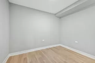 2818 W Fletcher St, Chicago, IL 60618 - Photo 12