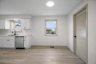 1320 S 3rd Avenue, Kankakee, IL 60901 - Photo 6