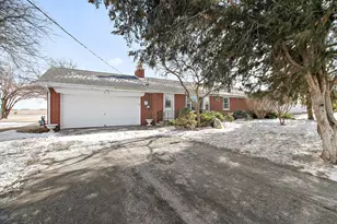 85 N 2750W Rd, Kankakee, IL 60901 - Photo 2