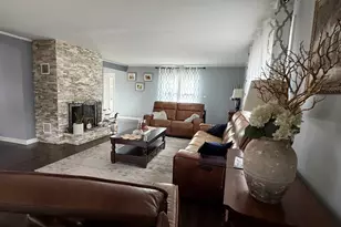 11644 W Elmwood Pl, Deerfield, IL 60015 - Photo 10