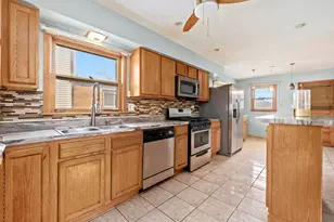 241 Zuelke Dr, Bellwood, IL 60104 - Photo 14