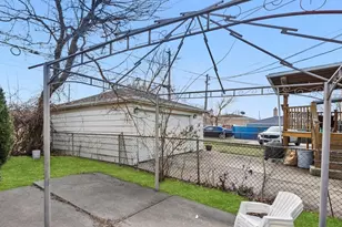 241 Zuelke Dr, Bellwood, IL 60104 - Photo 34