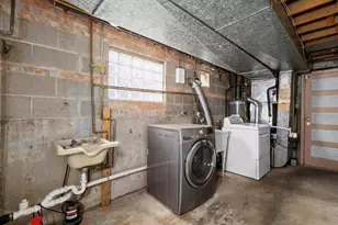 241 Zuelke Dr, Bellwood, IL 60104 - Photo 32