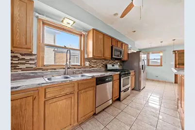 241 Zuelke Drive, Bellwood, IL 60104 - Photo 12