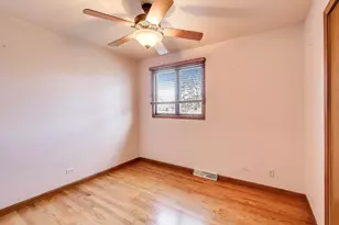 601 E Hackberry Ln, Mount Prospect, IL 60056 - Photo 18