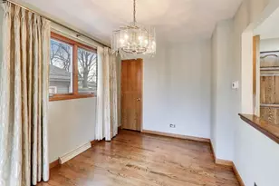 601 E Hackberry Ln, Mount Prospect, IL 60056 - Photo 8