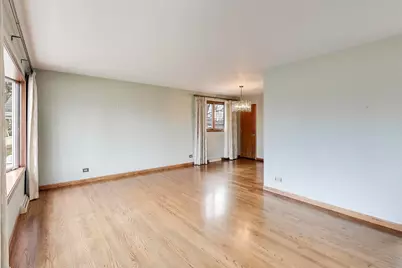 601 E Hackberry Lane, Mount Prospect, IL 60056 - Photo 4