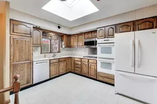 601 E Hackberry Ln, Mount Prospect, IL 60056 - Photo 12