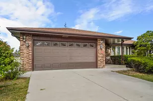 7712 Sequoia Ct, Orland Park, IL 60462 - Photo 1