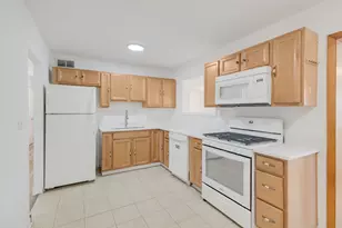 533 Redwood Rd, Bolingbrook, IL 60440 - Photo 4