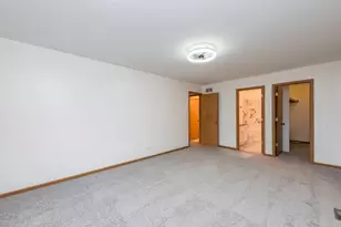 38429 N Creek Ct, Beach Park, IL 60087 - Photo 10