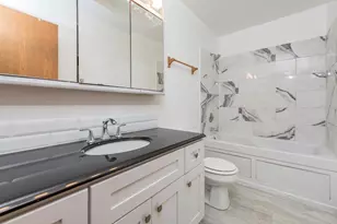 38429 N Creek Ct, Beach Park, IL 60087 - Photo 12