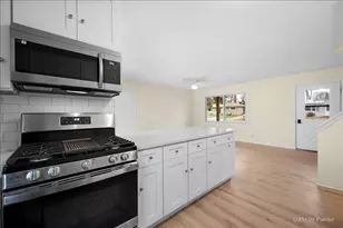 131 Bullard St, Poplar Grove, IL 61065 - Photo 4