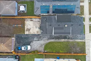 9352 S Woodlawn Ave, Chicago, IL 60619 - Photo 4