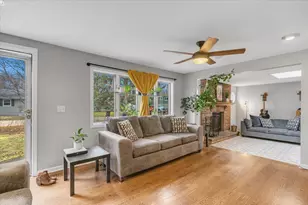 5220 Palm St, McHenry, IL 60051 - Photo 2