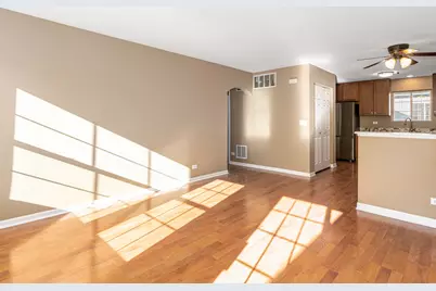 322 Ogden Falls Boulevard #322, Oswego, IL 60543 - Photo 4