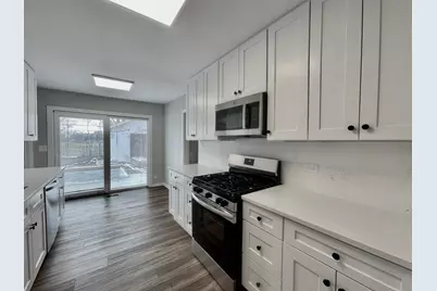 15 Bradley Lane, Hoffman Estates, IL 60169 - Photo 4