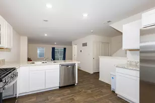 3831 Currant Ln, Elgin, IL 60124 - Photo 6