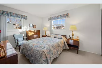 670 Edgemont Lane, Hoffman Estates, IL 60169 - Photo 18