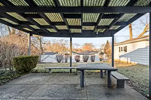 670 Edgemont Ln, Hoffman Estates, IL 60169 - Photo 8