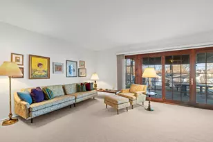 670 Edgemont Ln, Hoffman Estates, IL 60169 - Photo 6