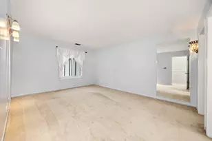 1025 Cottonwood Ct, Wheeling, IL 60090 - Photo 12