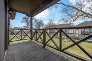 1025 Cottonwood Ct, Wheeling, IL 60090 - Photo 6