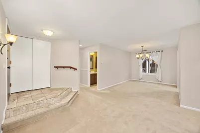 1025 Cottonwood Court #2AR, Wheeling, IL 60090 - Photo 2