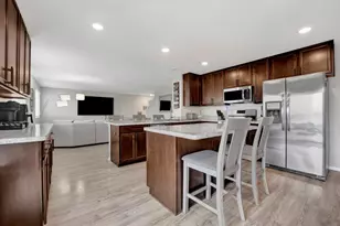 6006 Winterhaven Dr, Joliet, IL 60431 - Photo 6