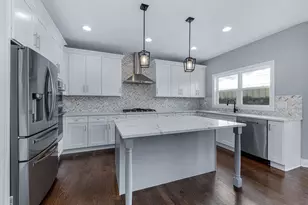 2004 Oldfield Rd, Darien, IL 60561 - Photo 8