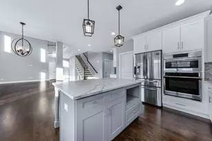 2004 Oldfield Rd, Darien, IL 60561 - Photo 10