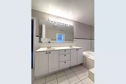 1101 N Princeton Avenue, Villa Park, IL 60181 - Photo 10