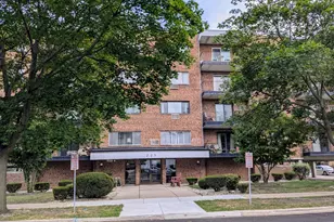 [Address not provided], Arlington Heights, IL 60005 - Photo 1
