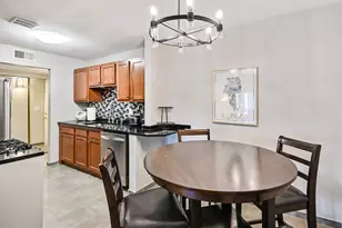 14A Kingery Quarter, Willowbrook, IL 60527 - Photo 8
