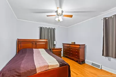 9603 S Albany Avenue, Evergreen Park, IL 60805 - Photo 12