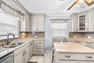 9603 S Albany Ave, Evergreen Park, IL 60805 - Photo 8